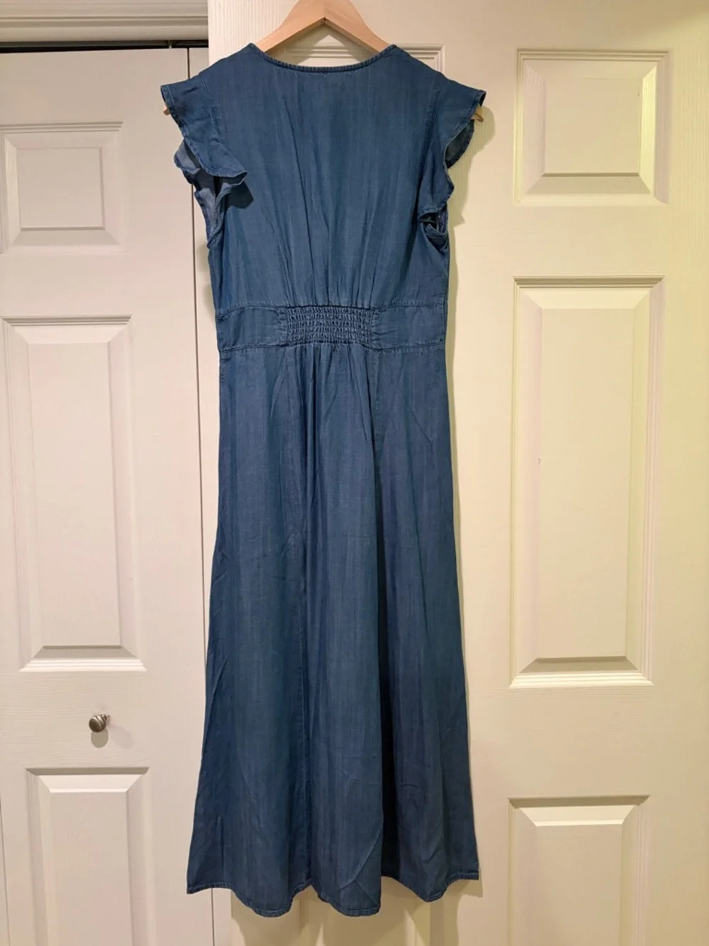 Marine Layer Chambray Blue Button-Front Midi Dress NWOT - Picture 3 of 8